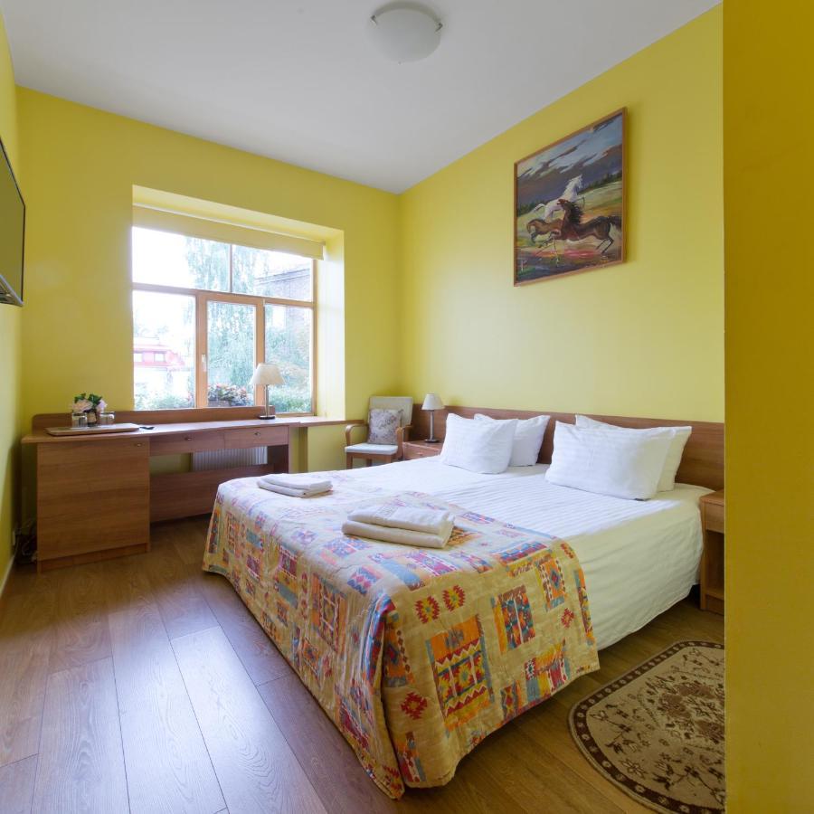 In Astra Bed & Breakfast Вилнюс Екстериор снимка